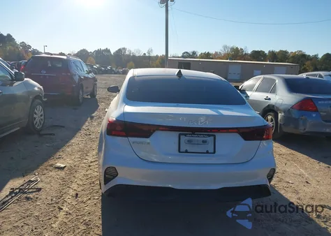 2022 Kia Forte Lxs z USA, uszkodzony, nr VIN 3KPF24AD3NE431153